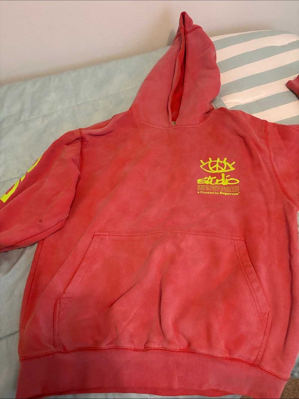 Studio light  Hoodie with Yellow Logo 231/2” p2p